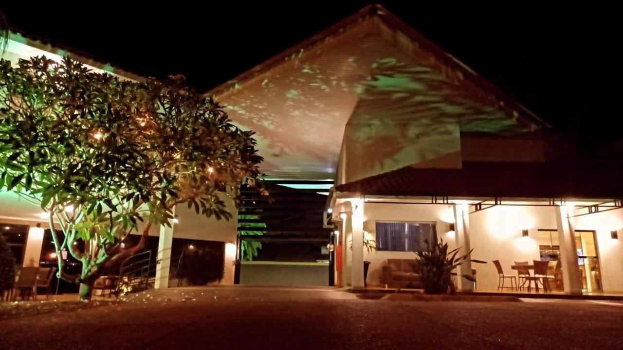 Savana Park Hotel Andradina Exterior photo